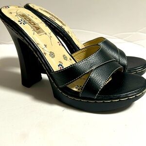 Soda heals size 7.5tags still on bottom